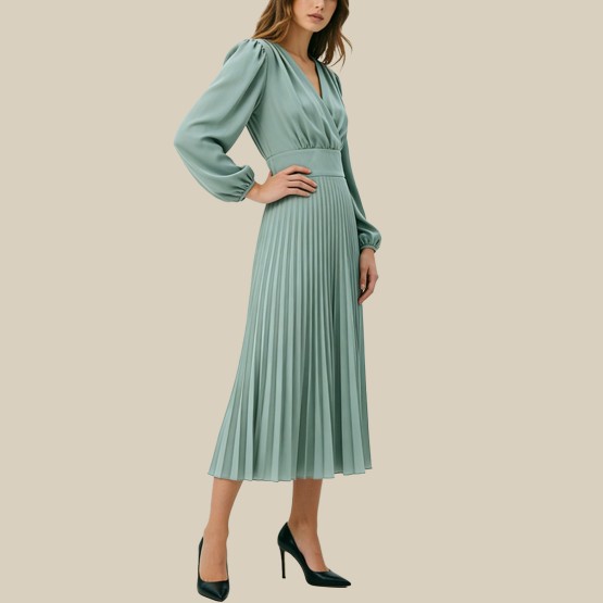 Retro-style pleated long-sleeved dress