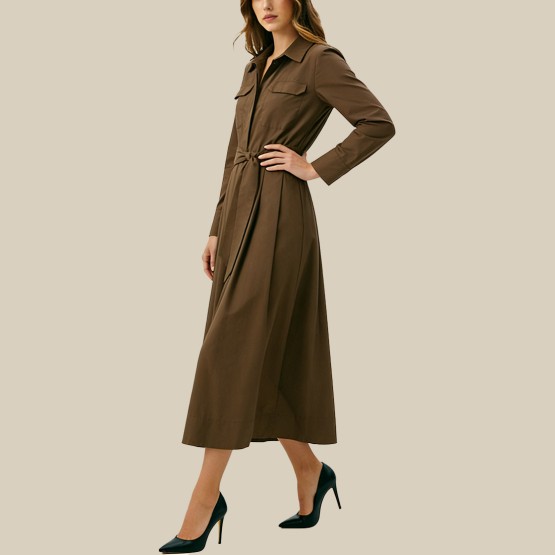 A-line dress with collar and long sleeves