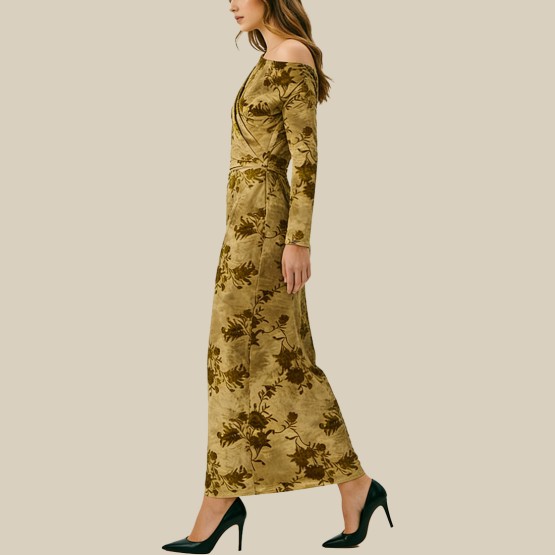 Midi dress with ruffled flocking and wrinkles