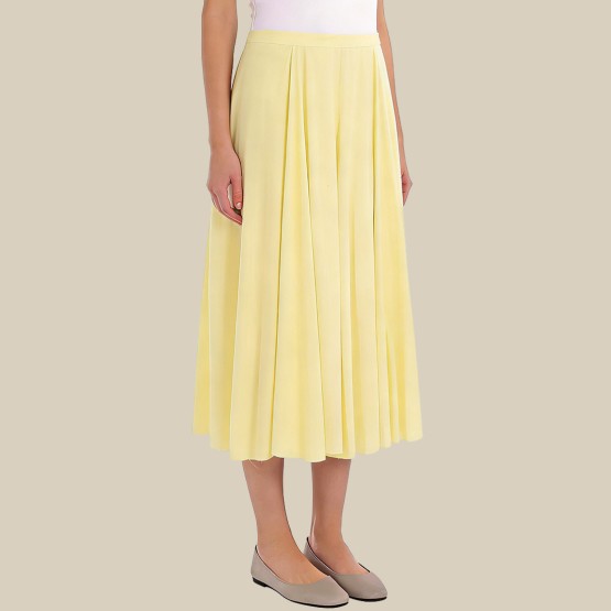 Stylish wide-hem high-waisted midi skirt