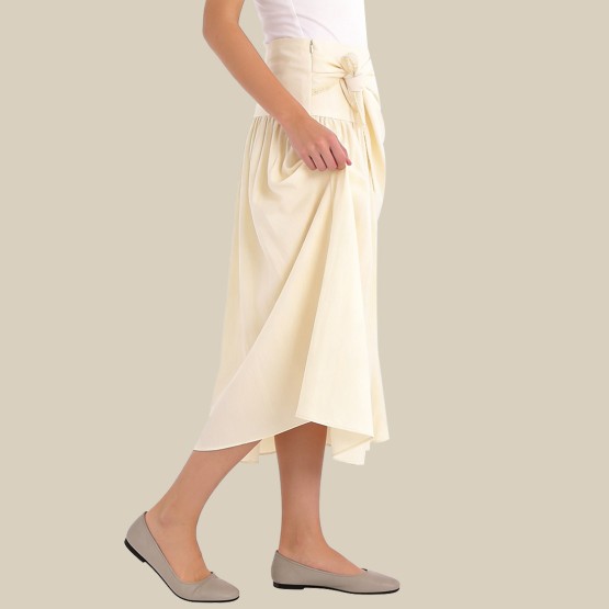 Hot and stylish high-waisted printed midi skirt