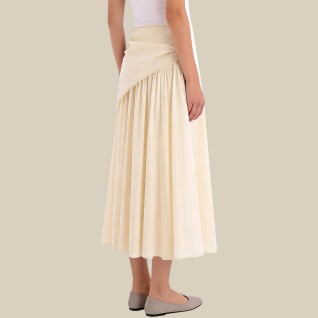 Hot and stylish high-waisted printed midi skirt