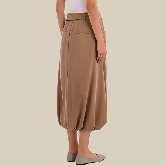 Stylish and versatile printed belted midi skirt