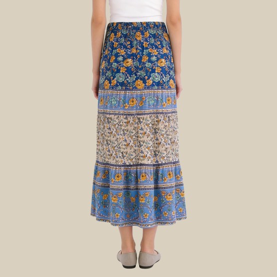 Holiday-style high-waisted swaying midi skirt